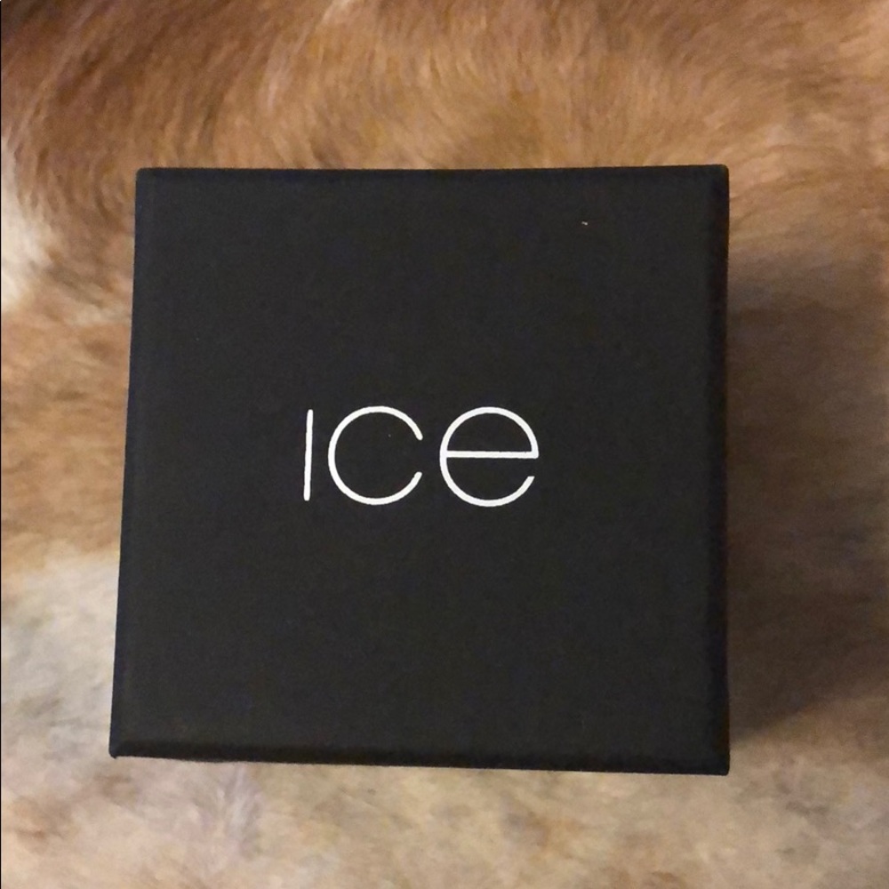 Ice Cocktail Ring - Picture 8 of 8
